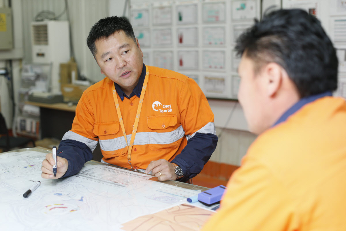 Before I start the shift I always ask the employees 'Have you had a good rest? Is there anyone who hasn't slept well or has any problems?' If someone has family problems, had bad sleep or is emotionally distressed, we shouldn't force him to work.